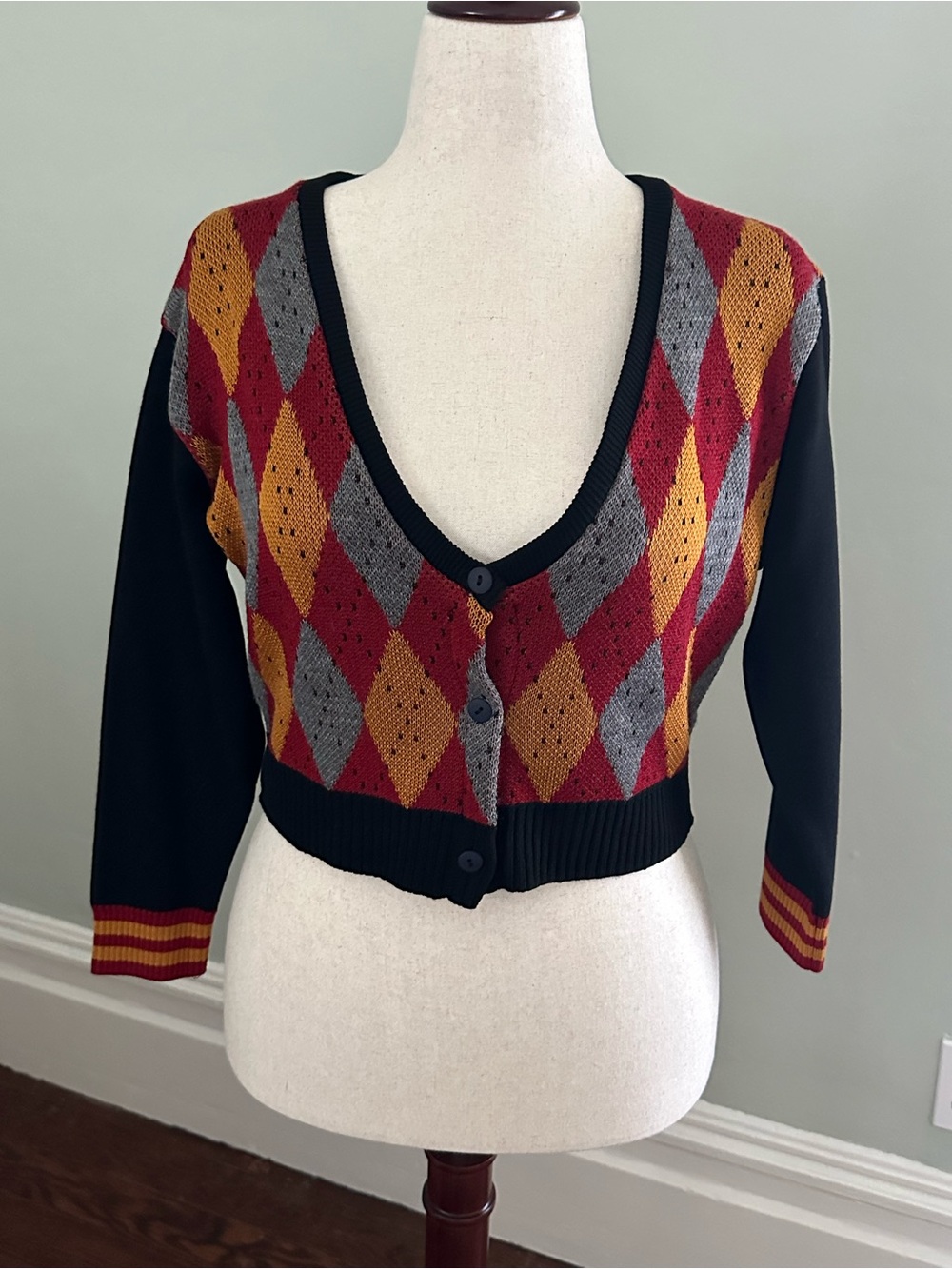 Cropped Argyle V-Neck Cardigan Sweater - Black with Red and Gold
